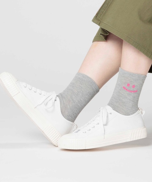Right-on（ライトオン）の「【BASIC SOCKS】サイドスマイル ソックス（ソックス/靴下・レディース・オフホワイト/グレー/ブラック・フリー）」の9枚目の写真