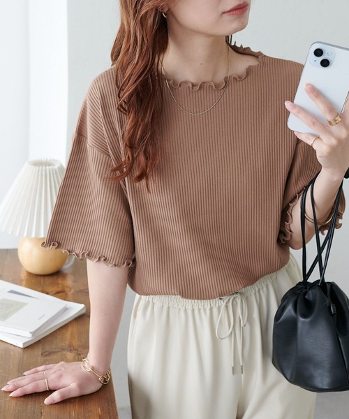 DISCOAT（ディスコート）の「【新色追加!/22色展開】リブメローフレア5分袖≪WEB限定≫（Tシャツ/カットソー・レディース・ブラック/アイボリー/ホワイト×ブラック/ホワイト/ピンク/ライム/ブラック×ホワイト/ホワイト系その他/オレンジ/グレイッシュベージュ/サーモンピンク/グリーン系その他2/クリア/ブラウン系その他/カーキ/インディゴブルー/ブルー/レッド/ネイビー/モカ/ブラウン系その他2/ミント・MEDIUM）」の7枚目の写真