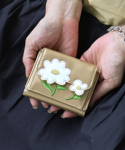 Three Four Time(スリーフォータイム)の「モチーフウォレット(財布・レディース・シルバー/ゴールド/ブラック・FREE)」の13枚目の写真