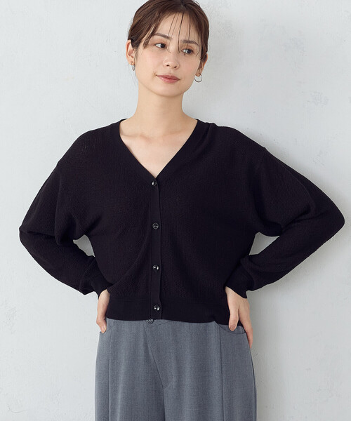 COMME CA ISM(コムサイズム)の「ブークレカーディガン(カーディガン/ボレロ・レディース・ブラック/ベージュ・LARGE/MEDIUM)」の4枚目の写真