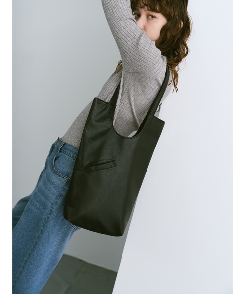 un/neu（アンノイ）の「ミニポケシンプルレクタングルトート（トートバッグ・レディース・シルバー/ブラック/グリーン/ブラウン/レッド・FREE）」の6枚目の写真