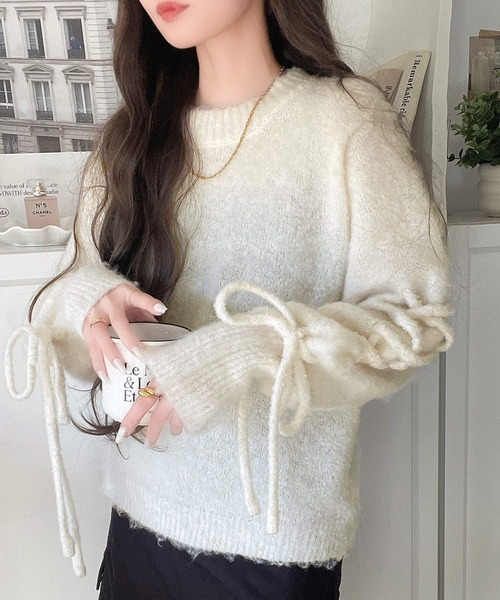 セール】大人の華やかニット。袖レースアップキャンディスリーブニット