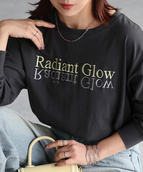 Riberry(リベリー)の「反転ロゴ刺繍ロンT(Tシャツ/カットソー・レディース・グレー系2/グレー系1/ライトグレー系2/ライトグレー系1/ホワイト×ブラック/ホワイト×ピンク/ホワイト系3/ホワイト系1/ホワイト系2/グレー系3/ホワイト×パープル・FREE)」の11枚目の写真