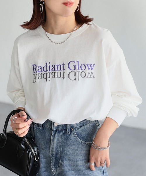 Riberry(リベリー)の「反転ロゴ刺繍ロンT(Tシャツ/カットソー・レディース・グレー系2/グレー系1/ライトグレー系2/ライトグレー系1/ホワイト×ブラック/ホワイト×ピンク/ホワイト系3/ホワイト系1/ホワイト系2/グレー系3/ホワイト×パープル・FREE)」の3枚目の写真