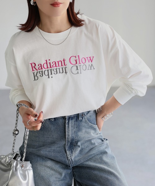Riberry(リベリー)の「反転ロゴ刺繍ロンT(Tシャツ/カットソー・レディース・グレー系2/グレー系1/ライトグレー系2/ライトグレー系1/ホワイト×ブラック/ホワイト×ピンク/ホワイト系3/ホワイト系1/ホワイト系2/グレー系3/ホワイト×パープル・FREE)」の4枚目の写真