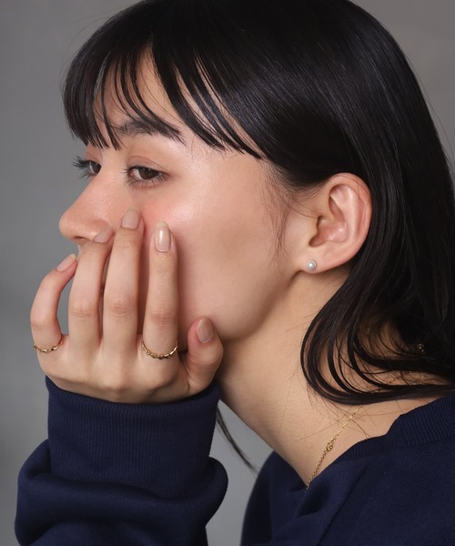 LHME(エルエイチエムイー)の「【WEB限定】“MELLOW”1粒パールピアス/5mm/サージカルステンレス(金属アレルギー対応)【LHME / エルエイチエムイー】(ピアス(両耳用)・レディース・ゴールド・ONE SIZE)」の11枚目の写真