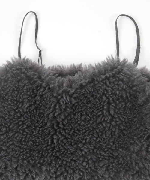 titivate(ティティベイト)の「フェイクシープファービスチェ(キャミソール・レディース・アイボリー/チャコール・M)」の15枚目の写真