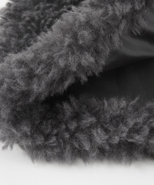 titivate(ティティベイト)の「フェイクシープファービスチェ(キャミソール・レディース・アイボリー/チャコール・M)」の17枚目の写真