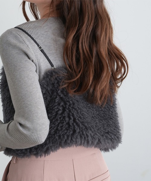 titivate(ティティベイト)の「フェイクシープファービスチェ(キャミソール・レディース・アイボリー/チャコール・M)」の8枚目の写真