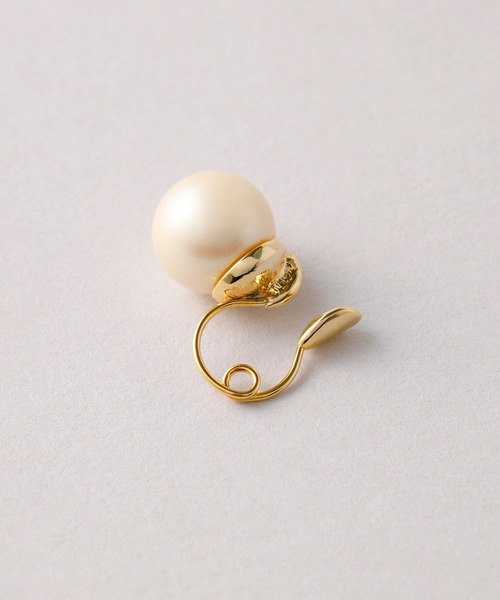 CALIN STANDARD(カリンスタンダード)の「◆金属アレルギー対応◆◆made in japan◆【痛くない】【落ちにくい】【ストレスフリーな着け心地】パール ループフィットイヤリング(イヤリング・レディース・ホワイト/アイボリー・FREE)」の6枚目の写真