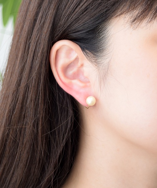 CALIN STANDARD(カリンスタンダード)の「◆金属アレルギー対応◆◆made in japan◆【痛くない】【落ちにくい】【ストレスフリーな着け心地】パール ループフィットイヤリング(イヤリング・レディース・ホワイト/アイボリー・FREE)」の13枚目の写真