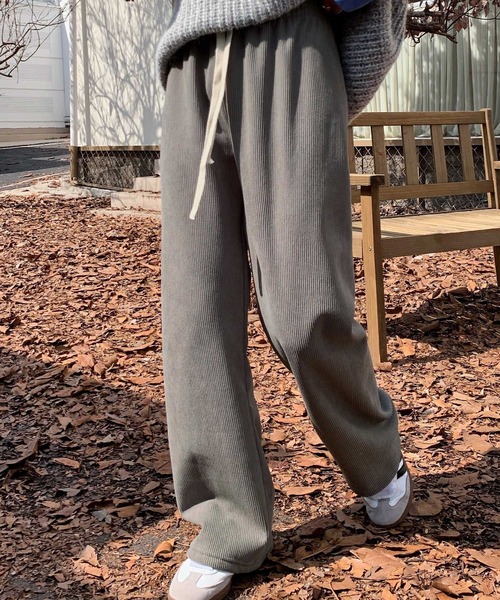 OSYAREVO(オシャレボ)の「コーデュロイ パンツ(スウェットパンツ・レディース・カーキ/クリーム/グレー/ブラック・LARGE/X-LARGE/MEDIUM)」の1枚目の写真