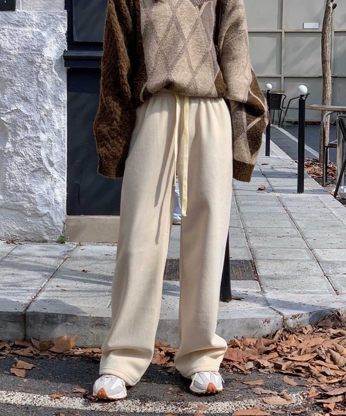 OSYAREVO(オシャレボ)の「コーデュロイ パンツ(スウェットパンツ・レディース・カーキ/クリーム/グレー/ブラック・LARGE/X-LARGE/MEDIUM)」の3枚目の写真