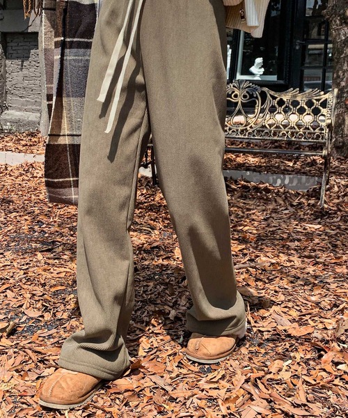 OSYAREVO(オシャレボ)の「コーデュロイ パンツ(スウェットパンツ・レディース・カーキ/クリーム/グレー/ブラック・LARGE/X-LARGE/MEDIUM)」の15枚目の写真