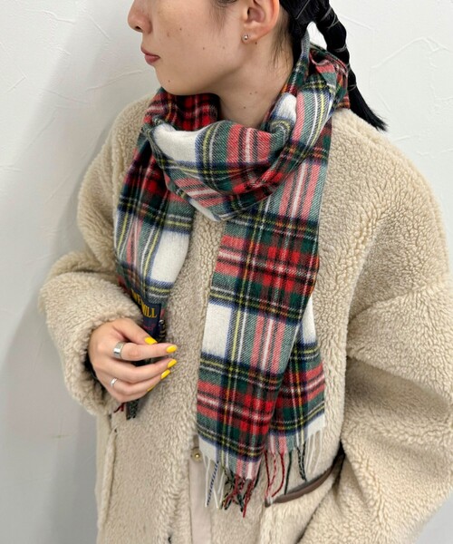 fredy emue（フレディエミュ）の「【TWEED MILL/ツイードミル】ウールチェックマフラー30（マフラー・レディース・レッド系その他/ホワイト系その他2/グリーン系その他・FREE）」の5枚目の写真