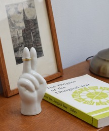 HIGHTIDE（ハイタイド）の「DETAIL PORCELAIN HAND OBJET ディテール ポーセリン ハンドオブジェ ミニ オーケー ピース（インテリア雑貨・キッズ）」