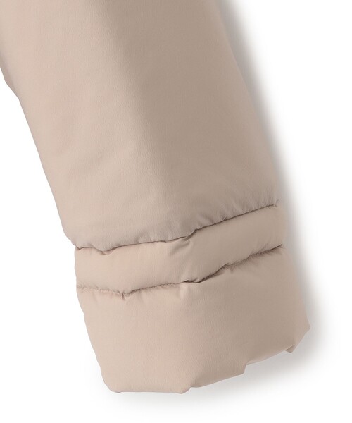 amaca（アマカ）の「ロイカストレッチショートダウンコート（ダウンジャケット/コート・レディース・ベージュ/ダークネイビー・40/38）」の7枚目の写真