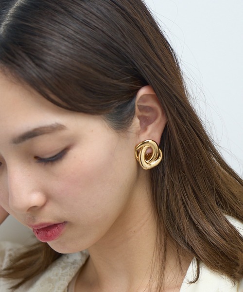 PHILIPPE AUDIBERT(フィリップ オーディベール)の「【PHILIPPE AUDIBERT】クラシカルゴールドイヤリング Bo Balia laiton ※BOC5814(イヤリング・レディース・ゴールド・FREE)」の3枚目の写真