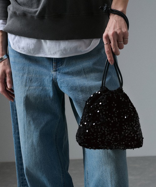 SALON adam et rope'（サロン アダム エ ロペ）の「スパンコールベロアバッグ（ハンドバッグ・レディース・ブラック/グレー・FREE）」の3枚目の写真