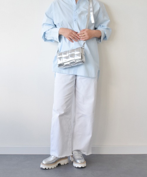 andrea cardone（アンドレアカルドネ）の「【ANDREA CARDONE】イントレチャートレザーショルダーバッグ(Q56415)（ショルダーバッグ・レディース・シルバー・ALL）」の3枚目の写真