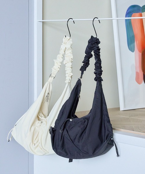 LAKOLE（ラコレ）の「3ドロストラージショルダーバッグ / 253062（ショルダーバッグ・レディース・ブラック/オフホワイト・FREE）」の9枚目の写真