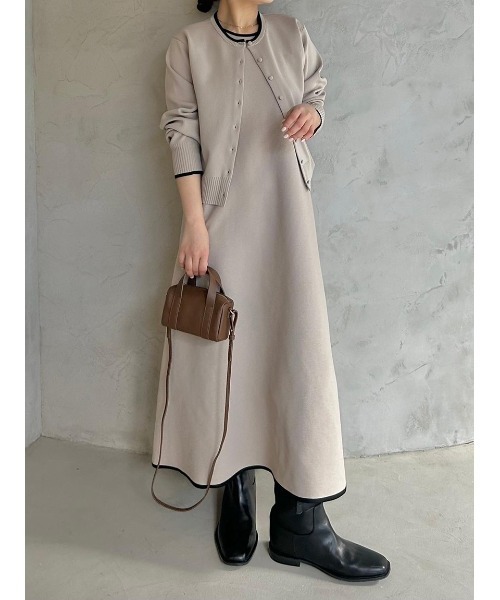 Mila Owen（ミラオーウェン）の「フレアフォルムニットワンピース【ウォッシャブル】（ワンピース・レディース・ブラック/ベージュ/ネイビー・0/1）」の6枚目の写真