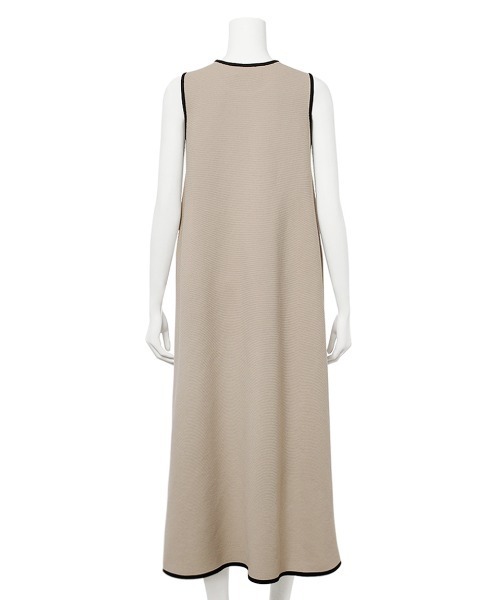 Mila Owen（ミラオーウェン）の「フレアフォルムニットワンピース【ウォッシャブル】（ワンピース・レディース・ブラック/ベージュ/ネイビー・0/1）」の9枚目の写真