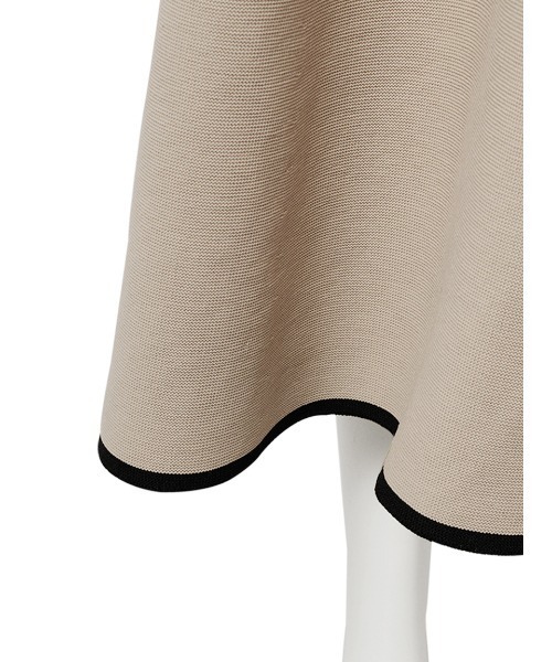 Mila Owen（ミラオーウェン）の「フレアフォルムニットワンピース【ウォッシャブル】（ワンピース・レディース・ブラック/ベージュ/ネイビー・0/1）」の12枚目の写真