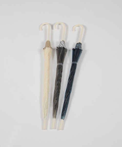 studio CLIP(スタディオクリップ)の「クリアパイピングビニール傘(長傘・レディース・グレー/ホワイト/ネイビー/ダークブルー/オフホワイト/ベージュ/スカイブルー・FREE)」の16枚目の写真