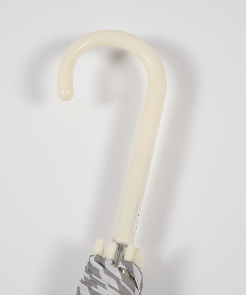 studio CLIP(スタディオクリップ)の「クリアパイピングビニール傘(長傘・レディース・グレー/ホワイト/ネイビー/ダークブルー/オフホワイト/ベージュ/スカイブルー・FREE)」の18枚目の写真