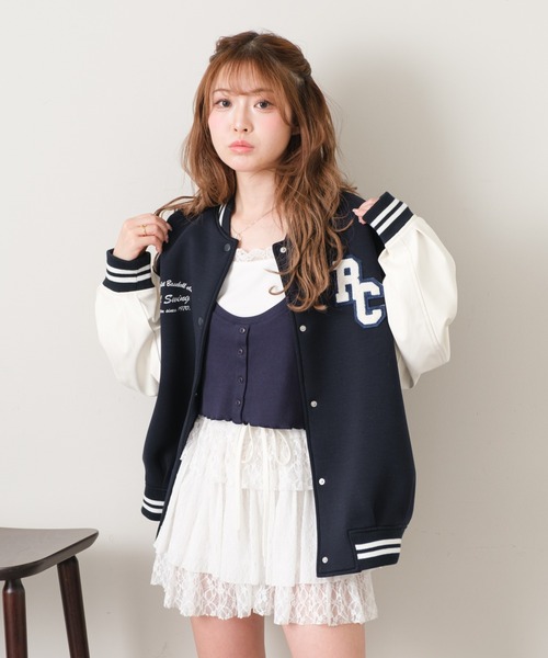 RAY CASSIN（レイカズン）の「サガラワッペンルーズスタジャン（スタジャン・レディース・ベージュ/ネイビー/グレー・FREE）」の3枚目の写真