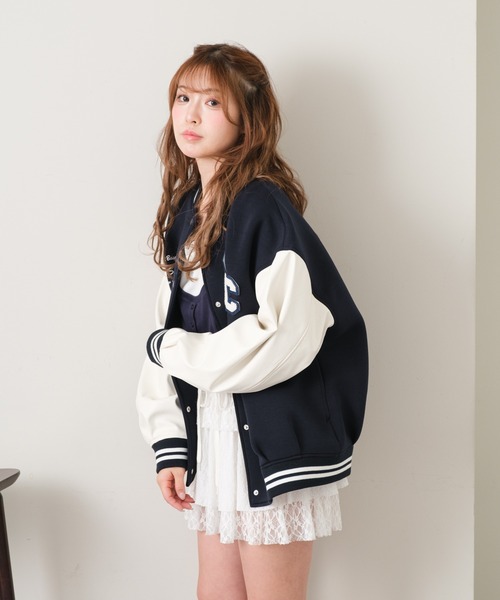 RAY CASSIN（レイカズン）の「サガラワッペンルーズスタジャン（スタジャン・レディース・ベージュ/ネイビー/グレー・FREE）」の12枚目の写真