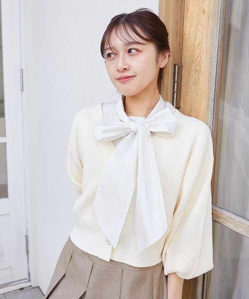 MAJESTIC LEGON(マジェスティックレゴン)の「リボンチャームビジューボタンカーデ(カーディガン/ボレロ・レディース・ミント/ピンク/アイボリー/ブルー・MEDIUM)」の14枚目の写真