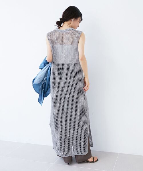 le.coeur blanc(ルクールブラン)の「ハシゴ調透かし柄ホールガーメントワンピース(ワンピース・レディース・グレー/オフホワイト・38)」の7枚目の写真