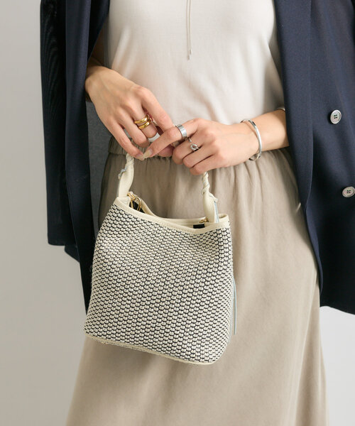 RIVE DROITE(リヴドロワ) 【上品デザイン】カーブボディバッグ RIVE DROITE（リヴドロワ）の「ラタンSHELL型BAG-（かごバッグ