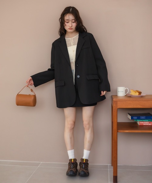 HEILIS(ヘイリス)の「オーバーサイズベーシックテーラードジャケット / レディース ビッグサイズ シングル ジャケット 羽織り アウター 春服 秋服 冬服 オフィスカジュアル ブラック ベージュ シンプル 無地 韓国(テーラードジャケット・レディース・ブラック/ベージュ・FREE)」の8枚目の写真