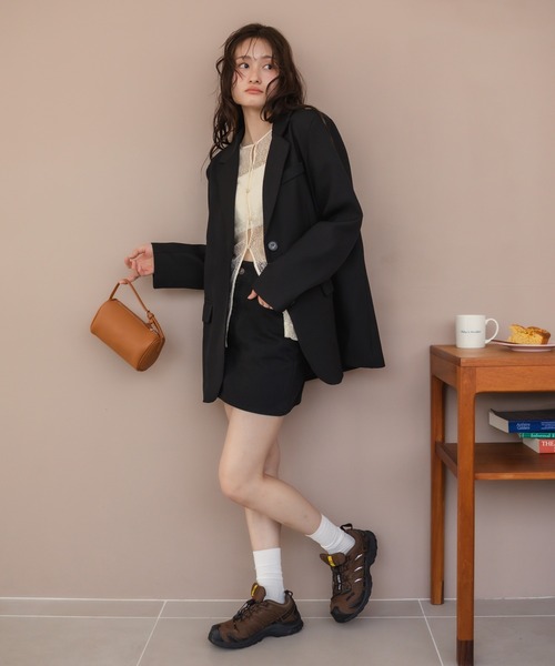 HEILIS(ヘイリス)の「オーバーサイズベーシックテーラードジャケット / レディース ビッグサイズ シングル ジャケット 羽織り アウター 春服 秋服 冬服 オフィスカジュアル ブラック ベージュ シンプル 無地 韓国(テーラードジャケット・レディース・ブラック/ベージュ・FREE)」の9枚目の写真