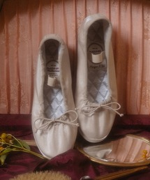 WISLEY QUILTED SCRUCH FLAT