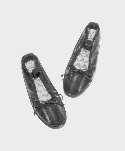 ROCKFISH WEATHERWEAR（ロックフィッシュウェザーウェア）の「WISLEY QUILTED SCRUCH FLAT（バレエシューズ・レディース・ホワイト/ブラック/ピンク/シルバー/シルバー系・23.0cm/23.5cm/24.0cm/24.5cm/25.0cm）」の9枚目の写真
