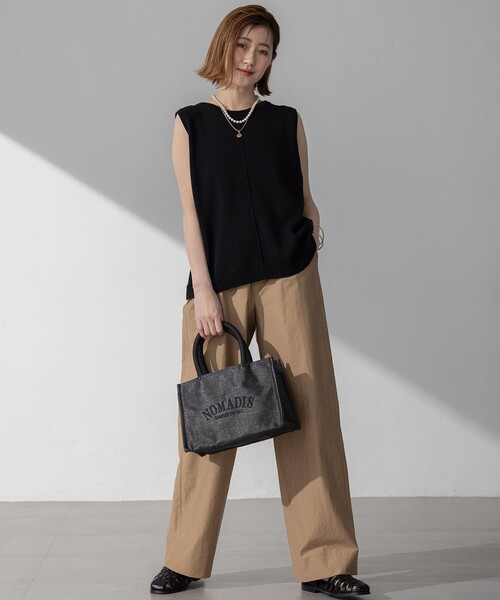 23区 S(ニジュウサンクチイサイサイズ)の「MANTECO ブライトワッシャー ワイド パンツ(その他パンツ・レディース・ダークブラウン系/黄土色系・30/32/34)」の8枚目の写真