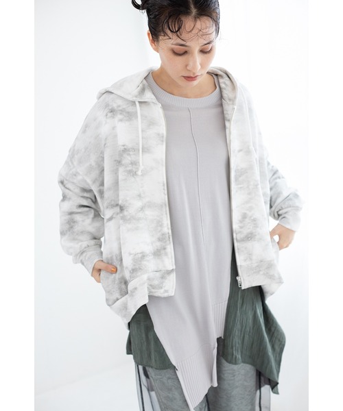 OSMOSIS(オズモーシス)の「裏毛バックツイストフードパーカ(パーカー・レディース・ホワイト/オレンジ/ブラック・ONE SIZE)」の6枚目の写真