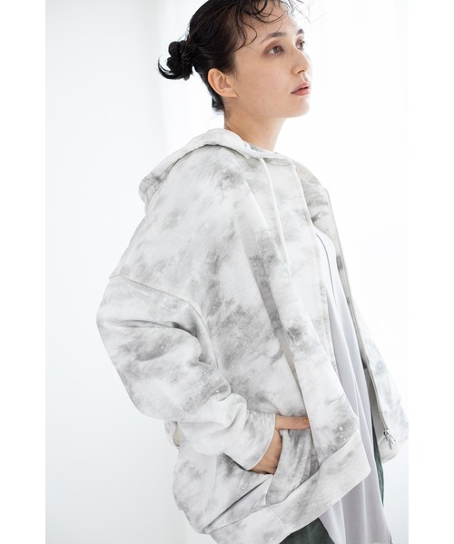 OSMOSIS(オズモーシス)の「裏毛バックツイストフードパーカ(パーカー・レディース・ホワイト/オレンジ/ブラック・ONE SIZE)」の8枚目の写真