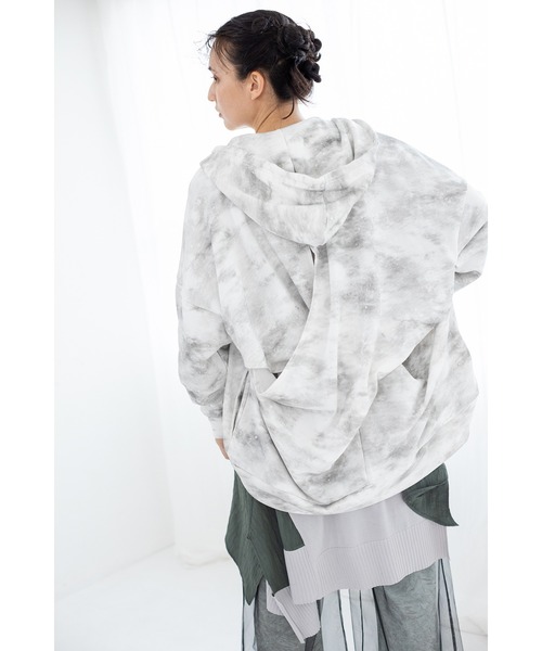 OSMOSIS(オズモーシス)の「裏毛バックツイストフードパーカ(パーカー・レディース・ホワイト/オレンジ/ブラック・ONE SIZE)」の9枚目の写真