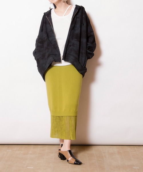 OSMOSIS(オズモーシス)の「裏毛バックツイストフードパーカ(パーカー・レディース・ホワイト/オレンジ/ブラック・ONE SIZE)」の22枚目の写真