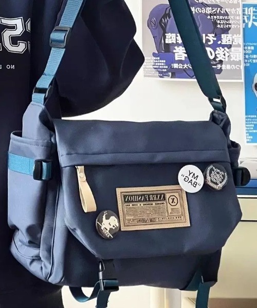 DIESEL BRAVE MAN デニム調 メッセンジャーバッグ ブルー DIESEL - メッセンジャーバッグ ショルダーバッグ ナイロン