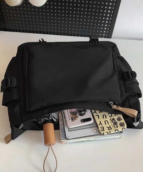 CELENA BEATS（セレナビーツ）の「ヴィンテージライク メッセンジャー バッグ (キーホルダー・缶バッチ別)（メッセンジャーバッグ・メンズ・ベージュ/ブルー/ブラック/ホワイト/レッド・FREE）」の12枚目の写真