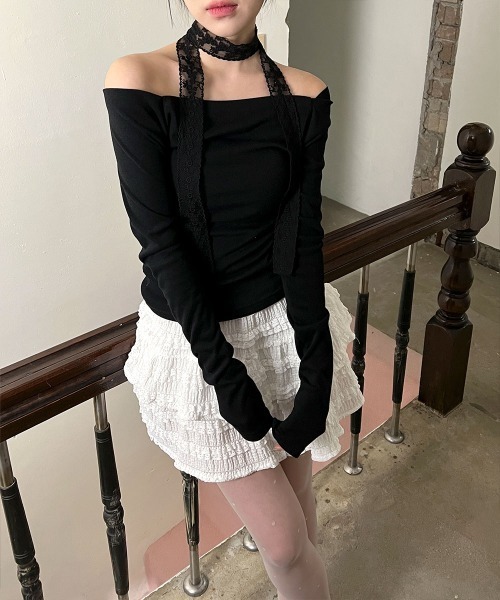 4INT.(フォイント)の「スクエア オフショルダー 長袖 クロップド Tシャツ(Tシャツ/カットソー・レディース・ホワイト/ブラック・FREE)」の17枚目の写真