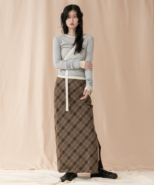 HEILIS(ヘイリス)の「シアーコンパクトロングカットソー / 秋服 冬服 春服 長袖 ロンT レイヤード 透け感 シティガール ガーリー ノームコア 韓国 アイボリー ブラック グレー イエロー ピンク(Tシャツ/カットソー・レディース・アイボリー/イエロー/ピンク/グレー/ブラック・FREE)」の12枚目の写真