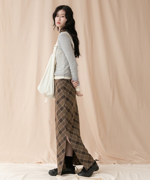 HEILIS(ヘイリス)の「シアーコンパクトロングカットソー / 秋服 冬服 春服 長袖 ロンT レイヤード 透け感 シティガール ガーリー ノームコア 韓国 アイボリー ブラック グレー イエロー ピンク(Tシャツ/カットソー・レディース・アイボリー/イエロー/ピンク/グレー/ブラック・FREE)」の13枚目の写真