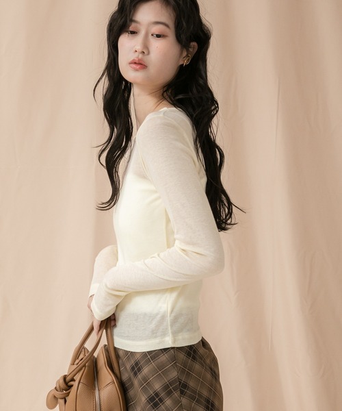 HEILIS(ヘイリス)の「シアーコンパクトロングカットソー / 秋服 冬服 春服 長袖 ロンT レイヤード 透け感 シティガール ガーリー ノームコア 韓国 アイボリー ブラック グレー イエロー ピンク(Tシャツ/カットソー・レディース・アイボリー/イエロー/ピンク/グレー/ブラック・FREE)」の18枚目の写真